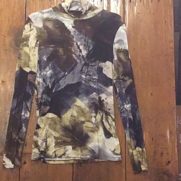 Yansi Fugel Tops - Incredibly Soft & Pretty Turtleneck by Yansi Fugel